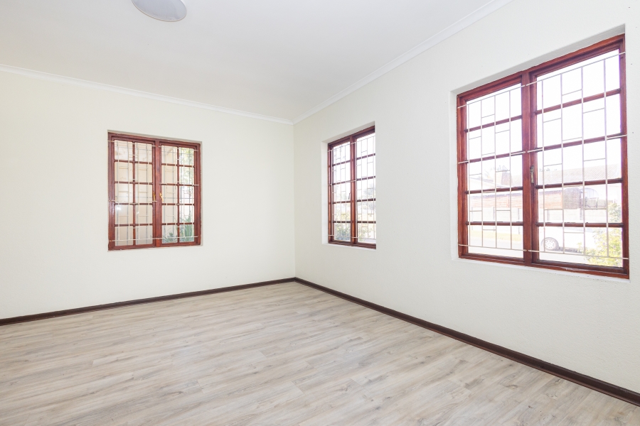 4 Bedroom Property for Sale in Ferndale Western Cape